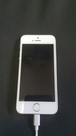 Apple iPhone 5S 16GB White Great Condition Factory Unlocked Verizon AT&T T-Mobile Metro Pcs Cricket