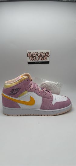 Jordan 1 Mid SE Artic Pink (GS) Sz. 3.5Y