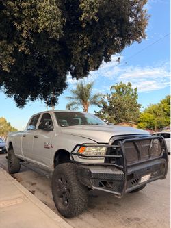 Truck Parts 6 Seater 6.7 Cummins 8 Turbo Diesel