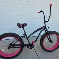 Sikk Bicycle Co. Hello Kitty Fat Tire Beach Cruiser