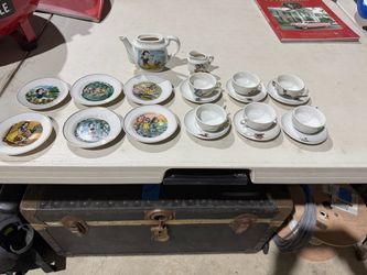 Snow White and the Seven Dwarfs Porcelain Tea Set