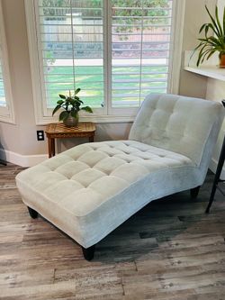 Pale green indoor chaise lounge