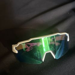 Sport shade glasses with rubber thingy