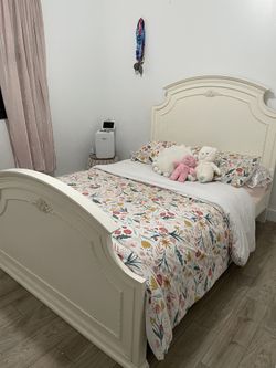 Girls ivory Full Size Bed Frame