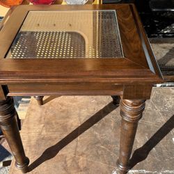 Vintage square table end&side table with glass top L24”*H26”(address in description)  👇delivery 🚚 available within 15 miles with extra $45 delivery 