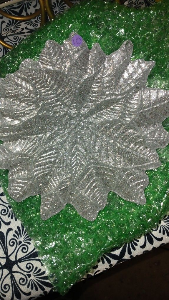 4 Leaf Decor Plates
