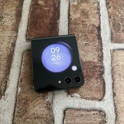 Samsung Galaxy Z Flip5 (256GB) Unlocked/ Liberado