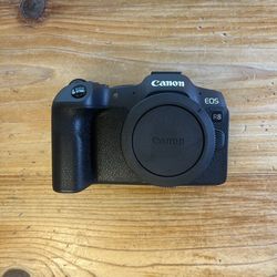 Canon EOS R8 Mirrorless Camera Body – Excellent Condition – Like New