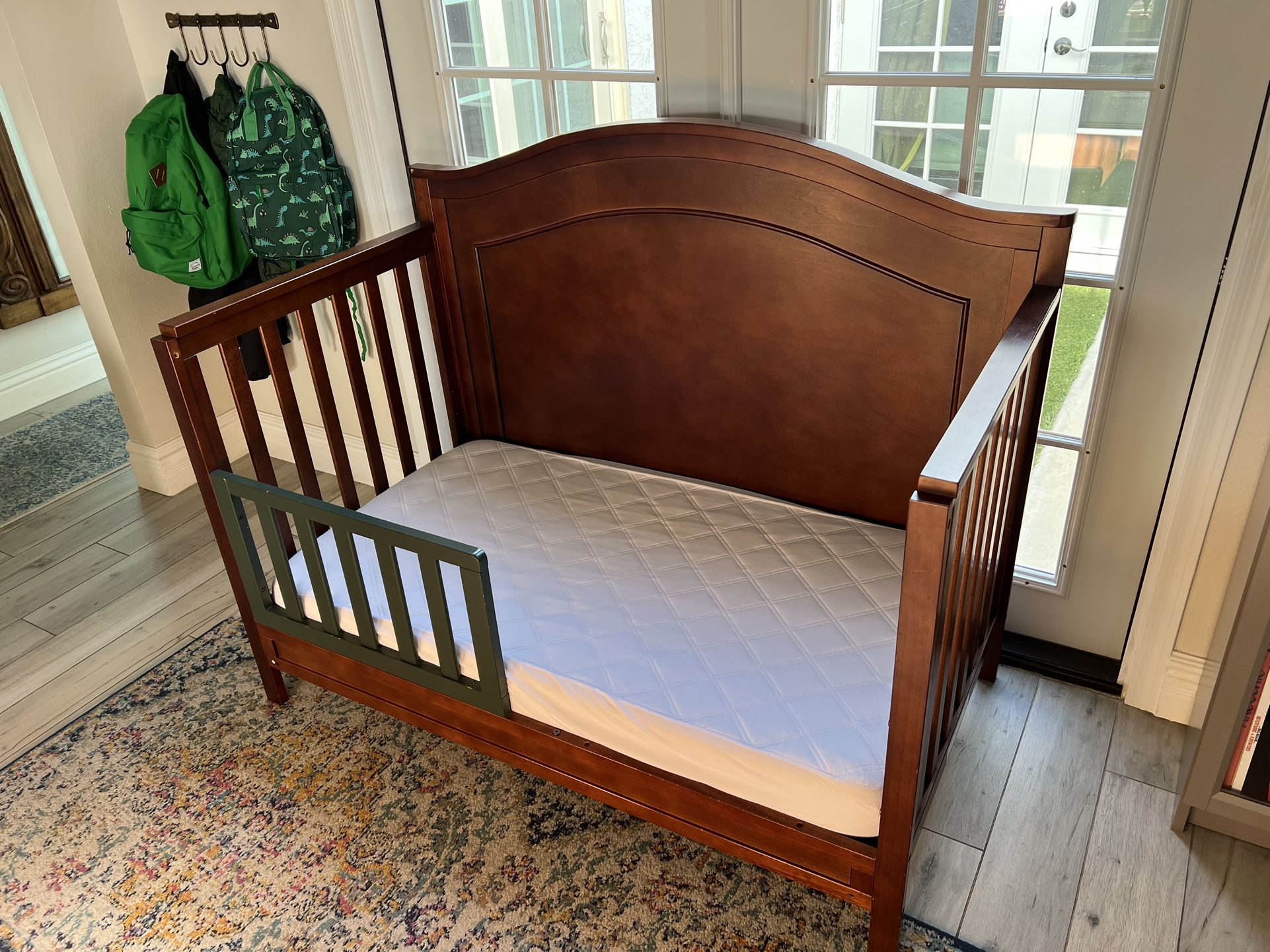 DaVinci Toddler Crib