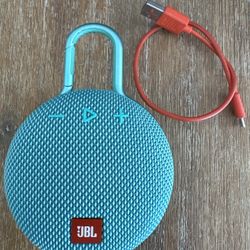 JBL Clip Three Bluetooth Waterproof Speaker With Usb Charger