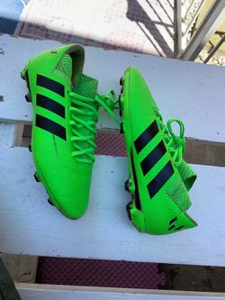 Soccer cleats