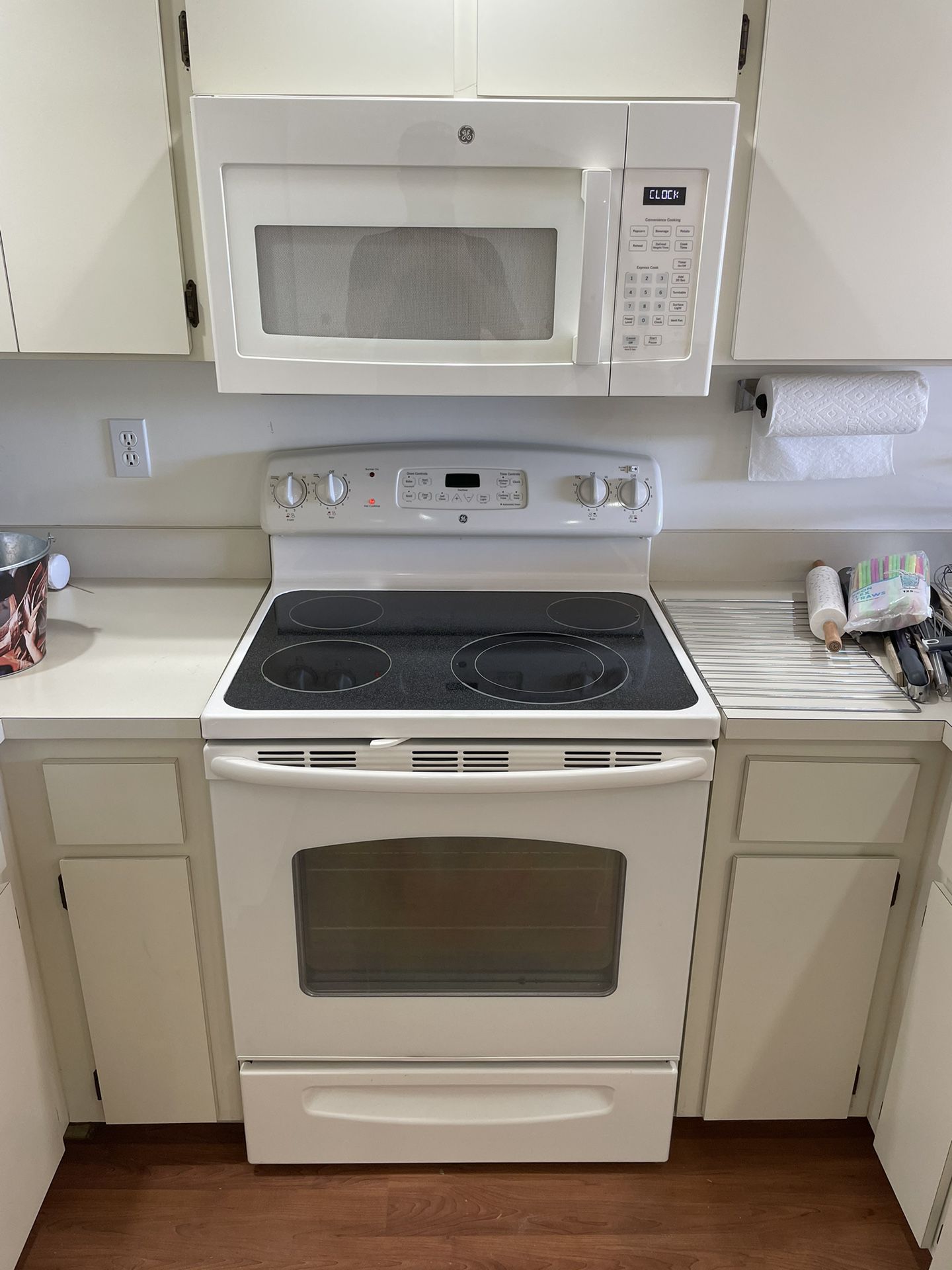 Electric Range/stove And Microwave