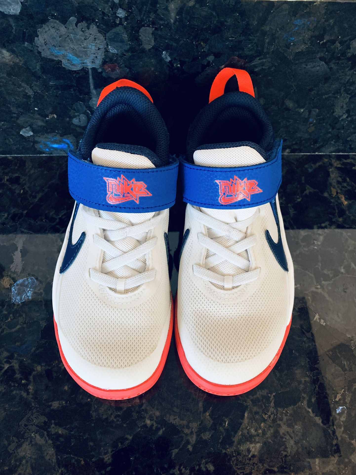 Nike Kids' Sz 12C Team Hustle D 10 Basketball Shoes, LIKE NEW, For Everyday Wear Too!