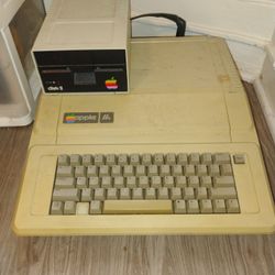 Apple 2 Computer 