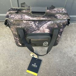 NEW Magellan Outdoors Leakproof Camo 36-Can Duffle Cooler