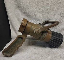 VINTAGE Elkhart Fire Hose Nozzle Brass 1.5 NP-SH 4210-00-(contact info removed)