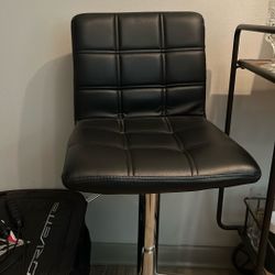 Set Of 2 Leather Bar Seats. (Fantastic Condition)