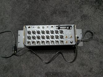 Behringer XR18