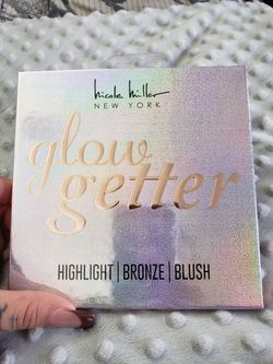 highlight bronze blush .