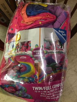 Brand New Trolls Super Soft Twin/Full Comforter and 3 Piece Twin Sheet Set