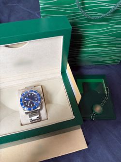 Blue submariner luxury watch