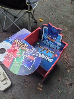 Small child desk