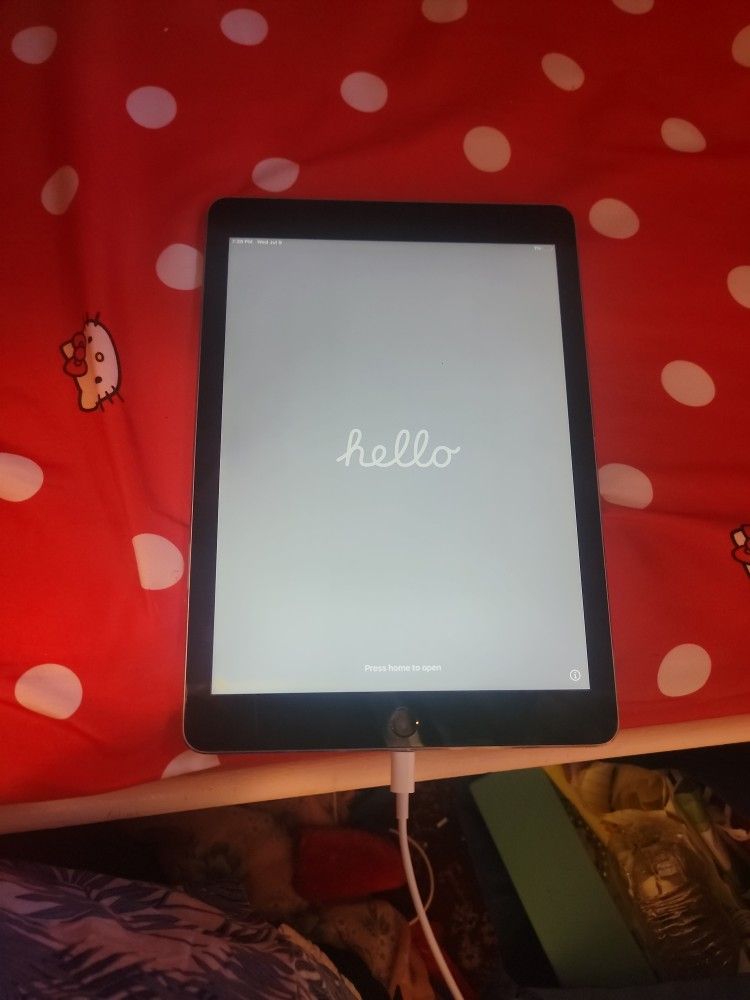 Apple 10.2-inch iPad With 2 Chargers Included