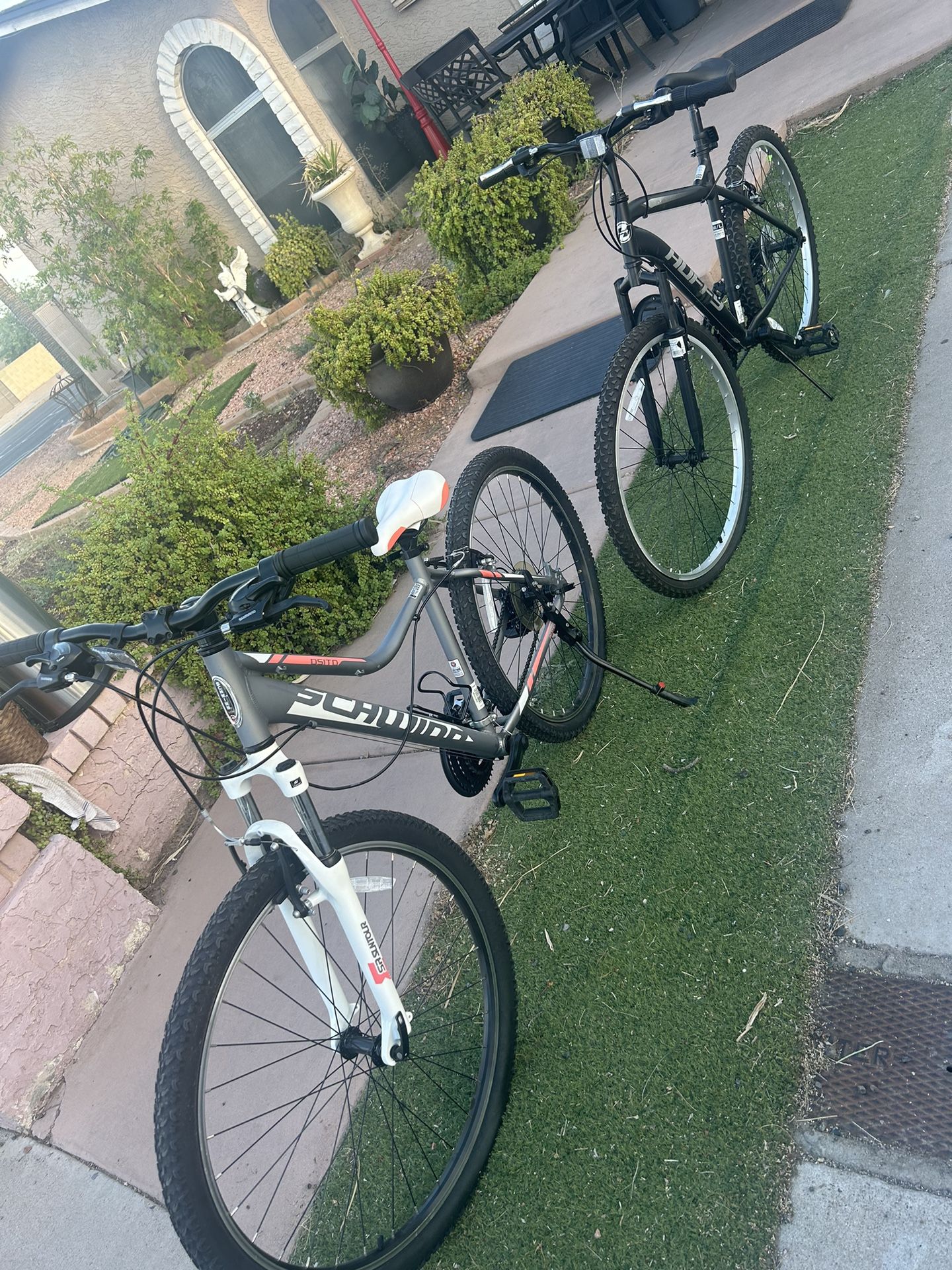 Mountain Bikes Set