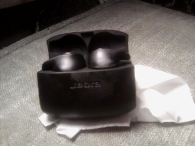 JABRA BLUETOOTH WIRELESS EARBUDS & CHARGING CASE