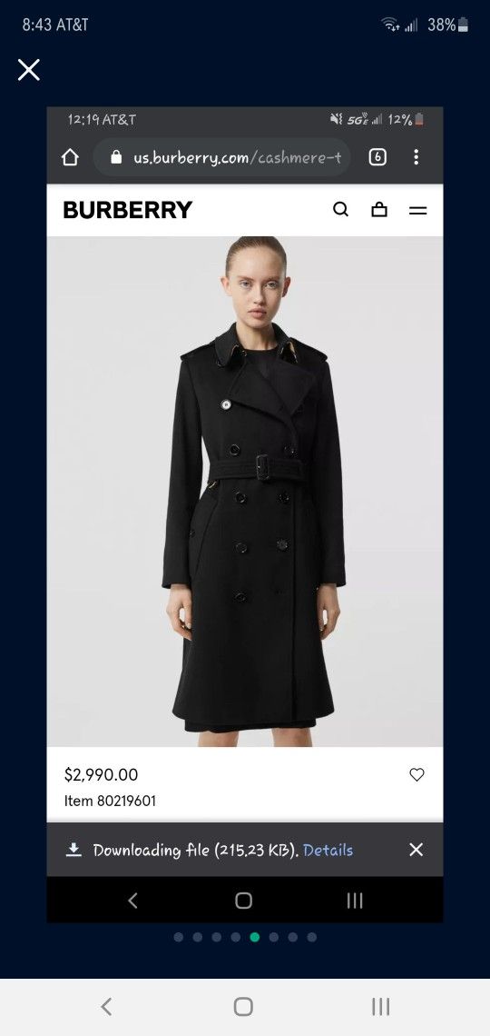 BURBERRY
The Eastheath cashmere trench coat