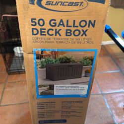 Suncast 50 Gallon Deck Box 