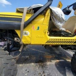 94 YJ  /83 CJ7 JEEP WRANGLER BODY TUBE YJ WITH  CJ7 LIFT  RUNS GREAT , BODY KIT SUSPENSIÓN COMPLET EVERYTHING WITH  AXLE 1 TON  LIFT.... $ 2800  ,  WH