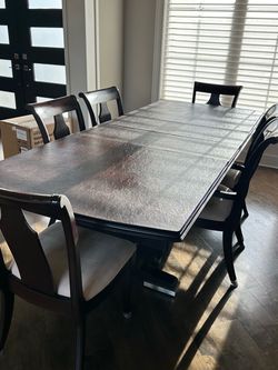 Hooker Formal Dining Table with Chairs