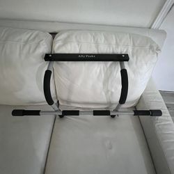 Pull Up Bar 