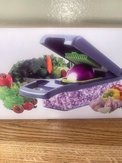 Vegetable Chopper and Dicer with Container