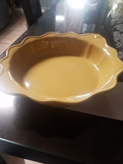 Princess house 11" Handled round deep baker pavilion