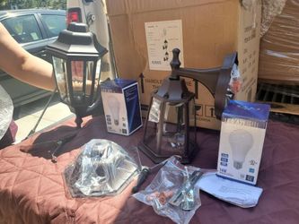 Porch light with bulbs