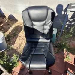 Office Chairs Rolling With Wheels Used Selling As Is