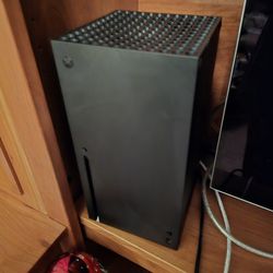 XBOX Series X 1TB, With Controllers