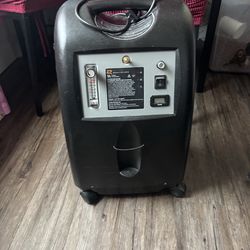 Plug in home oxygen machine 5 L.