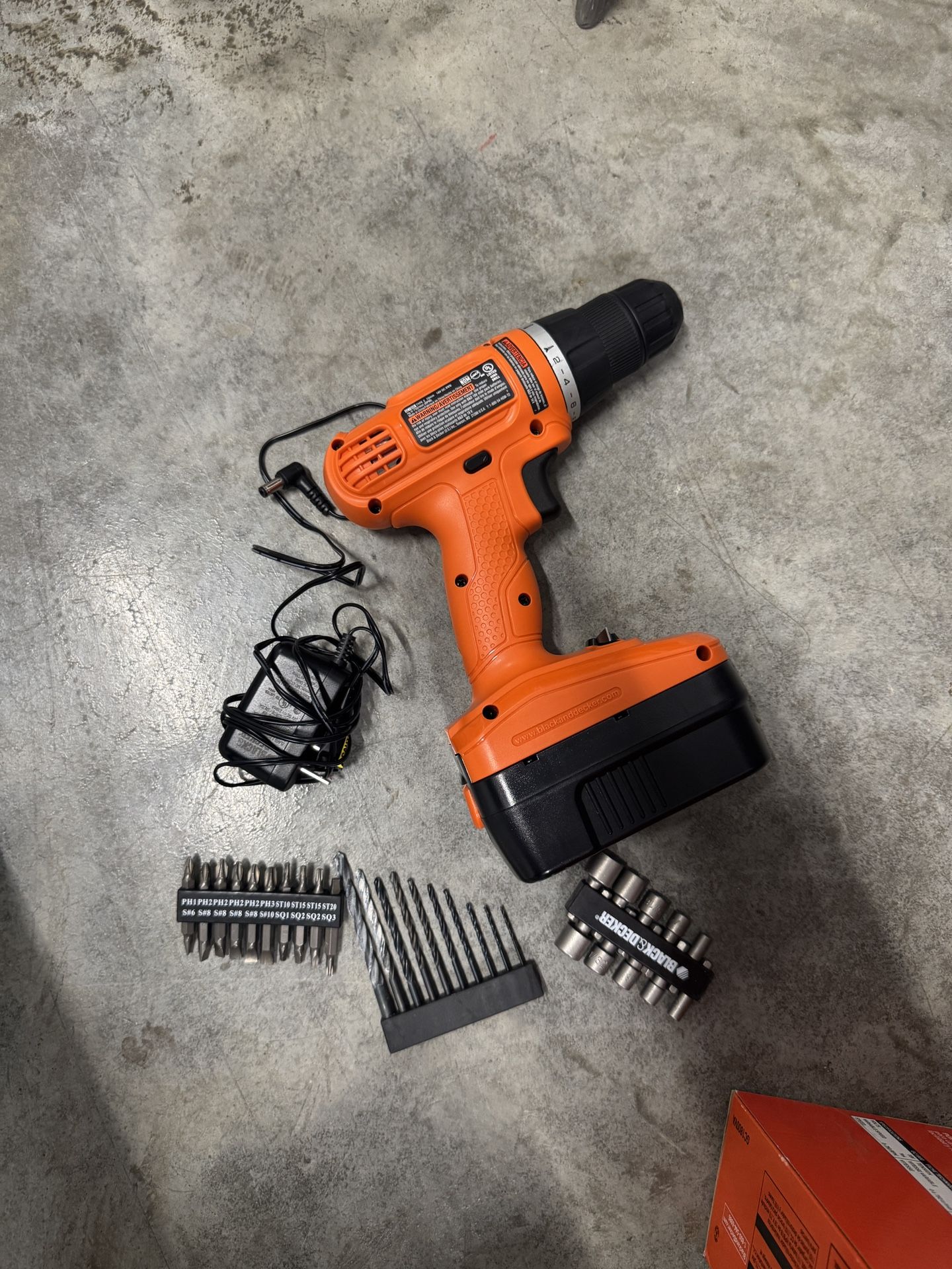 Electric Drill Black+Decker 18V
