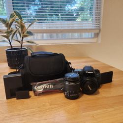 Canon 77D - DSLR Camera