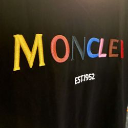 Moncler T-shirt Size L