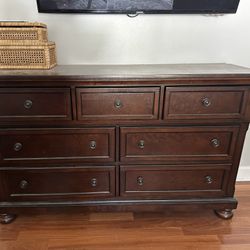 Ashley Furniture 7 Drawer Dresser