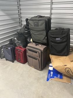Small medium and large luggage good name brands. Good quality in good condition.