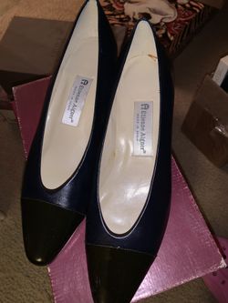 Women’s Navy Blue Pumps