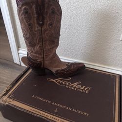 Women Lucc Boots 