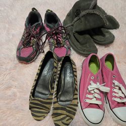 Womens Size 6 Shoes All For $3 Total
