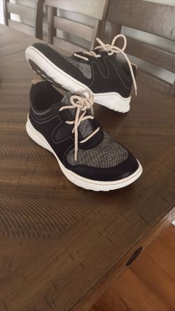 Women’s Clark Shoes