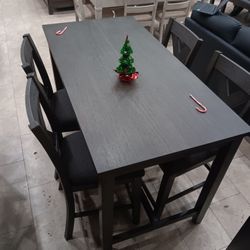 *Wow*---Miranda Bold Dining Table Sets W/4 Chairs---Delivery Available👍